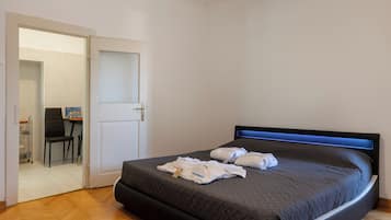 Panoramic Apartment | 1 bedroom, down comforters, memory foam beds, free WiFi