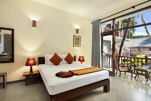 Deluxe Triple Balcony side seaview | Premium bedding, in-room safe, individually furnished, soundproofing - Tartaruga Beach Unawatuna (Unawatuna)