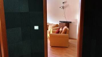 Apartment, 1 Bedroom, Accessible, Balcony | Living room