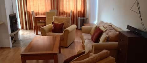 Apartment, 1 Bedroom, Accessible, Balcony | Living room