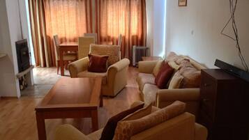 Apartment, 1 Bedroom, Accessible, Balcony | Living room