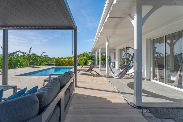 Outdoor pool - Villa Diamond (Sainte-Luce)