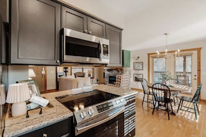 Cabin, 1 King Bed with Sofa bed, Fireplace, Garden View (Cozy Pines Cabin ) | Private kitchen