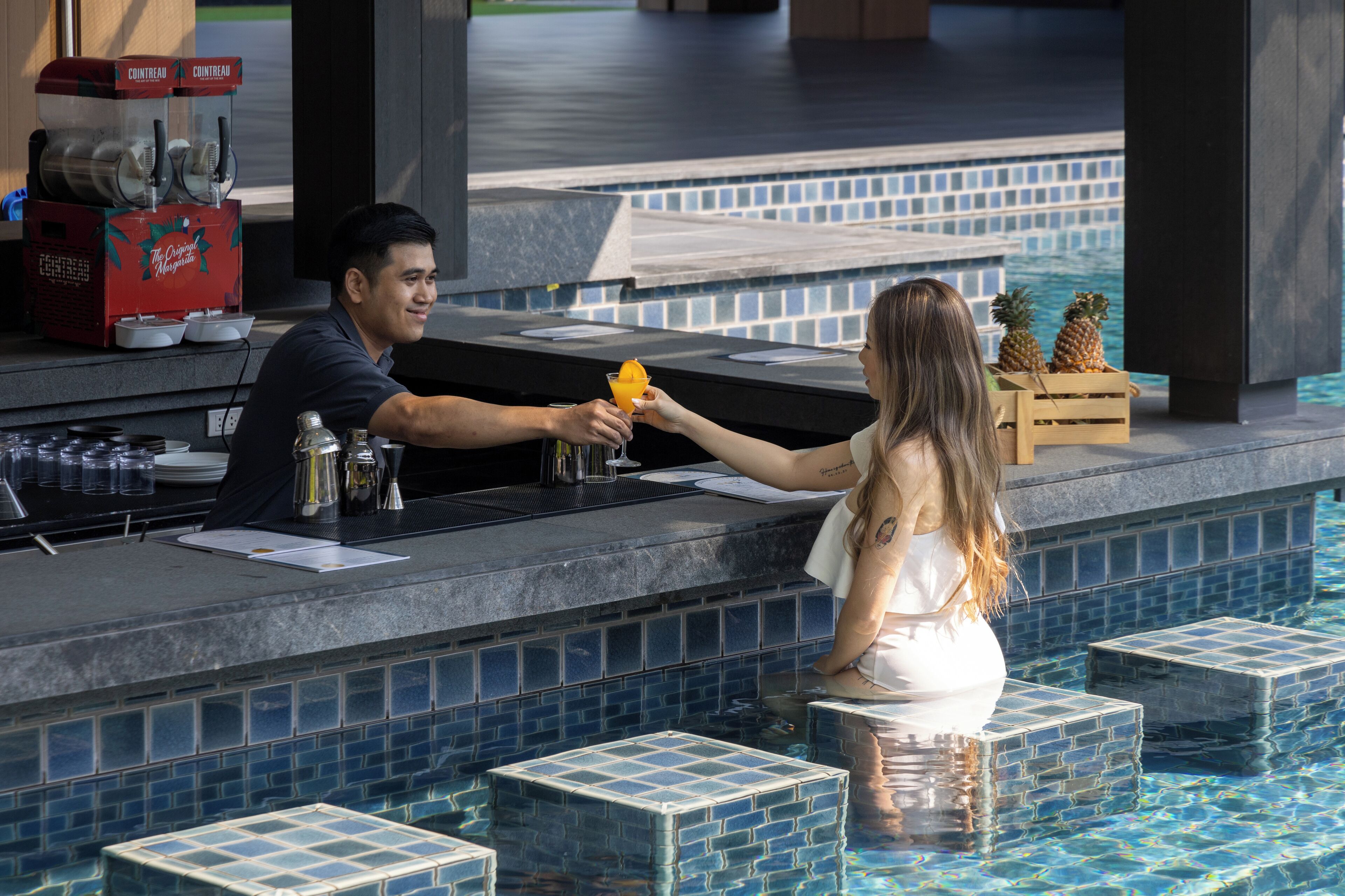 Bar en la piscina