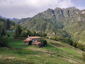Exterior - Casa FontaGusta - fantastic view of the Piccoli Dolomiti (Lombardia)