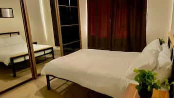 Rumah, Beberapa Tempat Tidur | 3 kamar tidur, setrika/meja setrika, Wi-Fi gratis, dan seprai linen