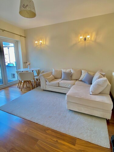 Impeccable 3-bed House in Thames Ditton