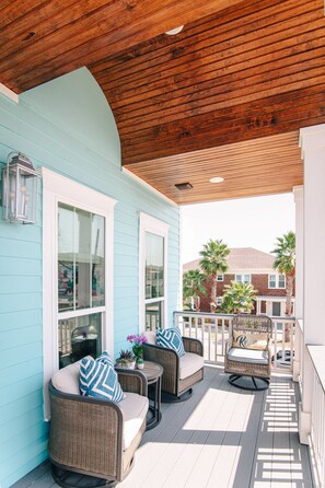 Property grounds - Gorgeous new-build featured in Houston's Most Beautiful Homes of 2023 (Galveston)