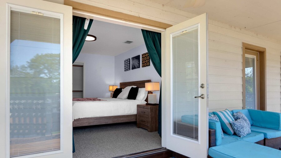 Spacious Retreat & Game Room Sleeps 12