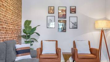 House, Multiple Beds, Patio, Garden View (Spacious Retreat) | Interior