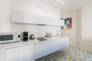 Deluxe Apartment | Private kitchen