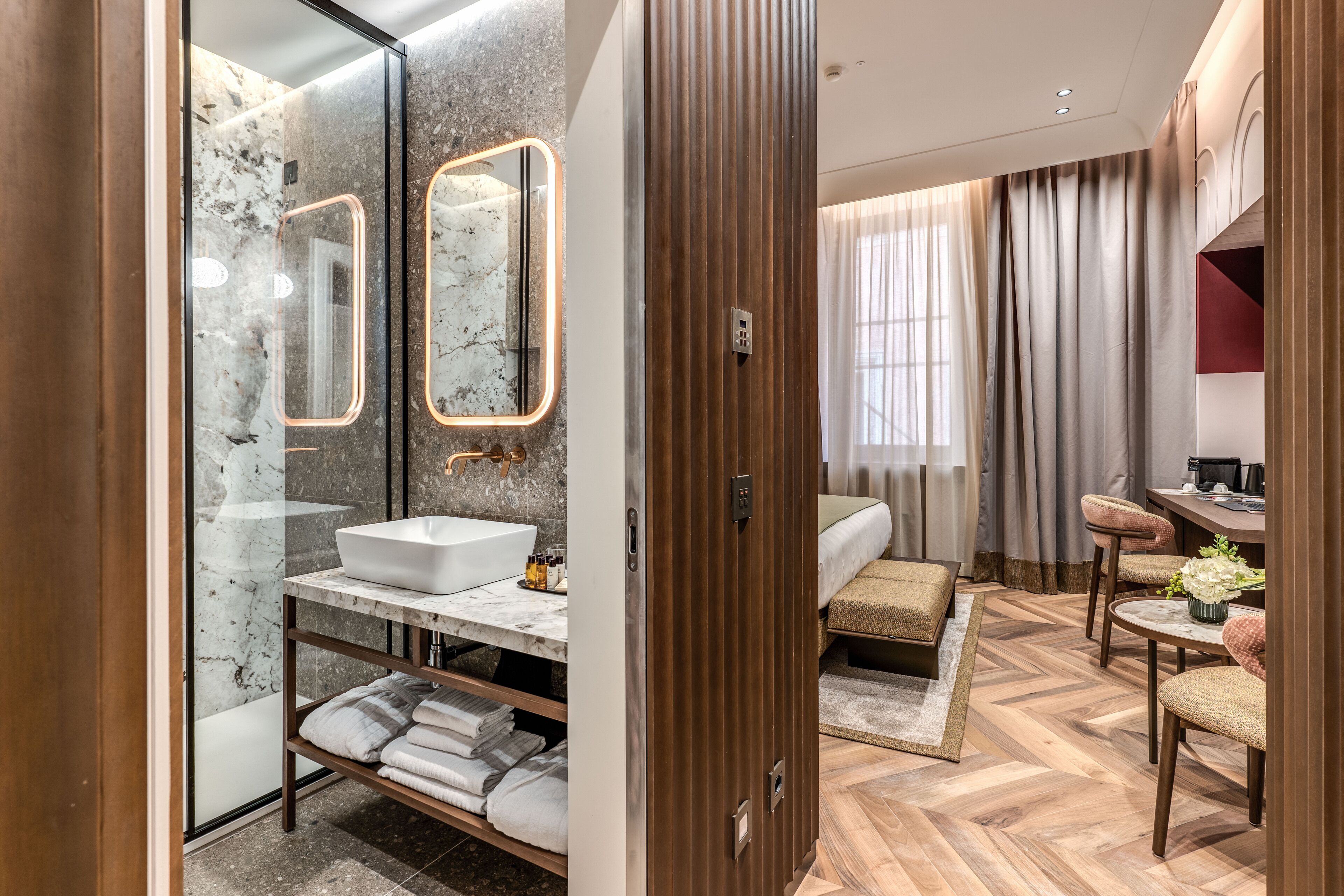 高级房 | 高档床上用品、羽绒被、加厚床垫、迷你吧