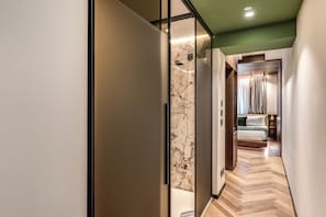 Classic-Zimmer | 1 Schlafzimmer, hochwertige Bettwaren, Daunenbettdecken