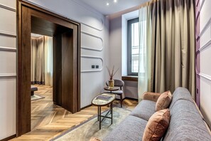 Junior-sviitti, 1 makuuhuone, lisärakennuksessa | Oleskelualue | 50–tuumainen äly-TV, jossa satelliittikanavat