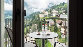 Luxury-Apartment, 3 Schlafzimmer, Bergblick | Blick vom Balkon