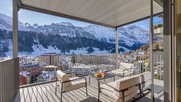 Luxury Apartment, 4 Bedrooms, Mountain View | Terrace/patio