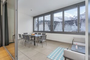 Lyxlägenhet - 4 sovrum - terrass - utsikt mot bergen | Vardagsrum