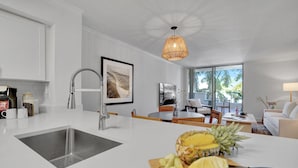 Deluxe Apartment, 3 Bedrooms | Private kitchen - Tucker at Gables Grand Plaza Miami (Coral Gables)
