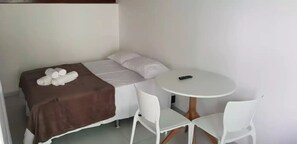 1 quarto, ferros/tábuas de passar roupa, Wi-Fi, roupa de cama
