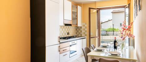 Fridge, microwave, oven, stovetop