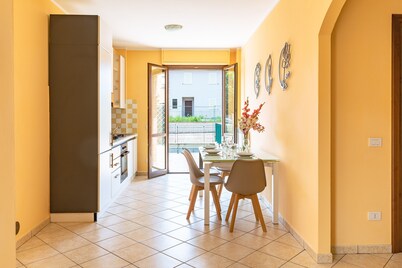 [Lovely Home] with courtyard and parking, Assisi
