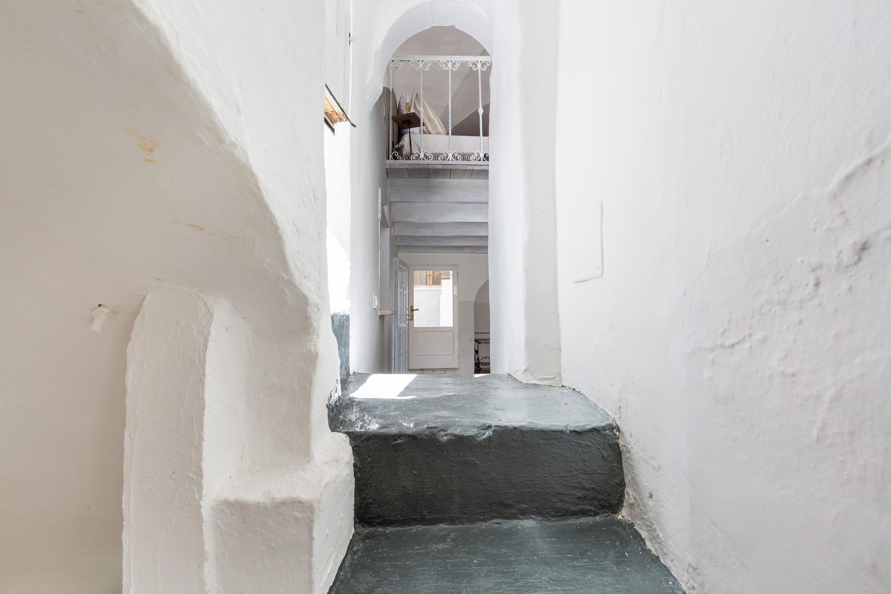 المنشأة من الداخل