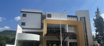Hotel Cinco Diamantes