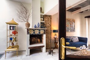 Fireplace - Nueva Casa Boutique en el Centro de Sevilla (Sevilla)