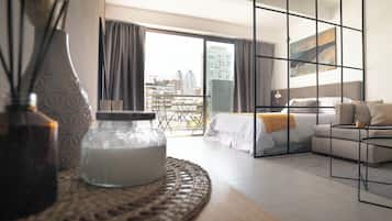 Apartamento júnior | 1 quarto, edredons de pluma, cofres nos quartos