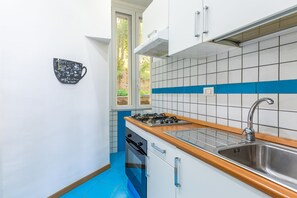 Kühlschrank, Ofen, Herdplatte, Toaster