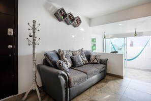 Living area - Casa Mexicana; Seguridad+malls+zonaesmeralda (Ciudad López Mateos)