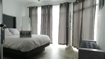 3 室のベッドルーム、アイロン / アイロン台、WiFi、ベッドシーツ