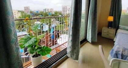 5 - Studio in Vile Parle near NM college