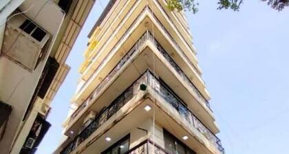 Serene Oasis near Bandra Seafront 1 Bed 2 Baths-M1