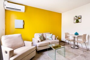 Living area - Mi Casita Apartment T4- 1BR 1BA 5 min 2 Palm Beach (Noord)