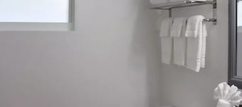 Hidden Ruby-Apartment with Kitchen and Laundry