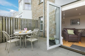 Outdoor dining - 2 Four Seasons (St Ives)