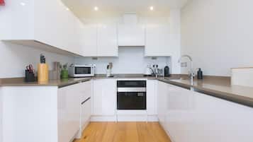 Fridge, dishwasher, electric kettle, toaster