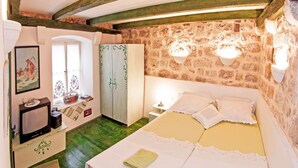 Apartment - 1 Bed Near Old Town - Sleeps 2 w Wifi (Dubrovnik)