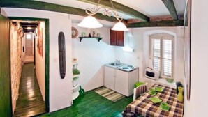 Apartment | Private kitchen - 1 Bed Near Old Town - Sleeps 2 w Wifi (Dubrovnik)