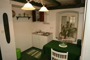 Apartment | Dining - 1 Bed Near Old Town - Sleeps 2 w Wifi (Dubrovnik)