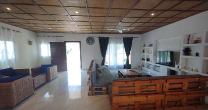 Maison Dans une Zone Tranquille à 15 mn en Voiture de la Plage