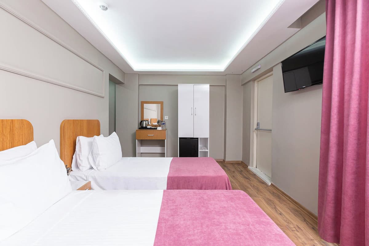 Standard Triple Room | Egyptian cotton sheets, premium bedding, Select Comfort beds