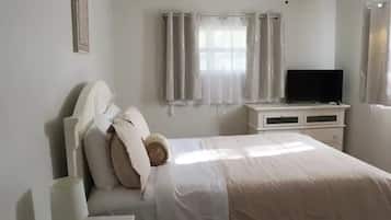 1 bedroom, desk, iron/ironing board, free WiFi