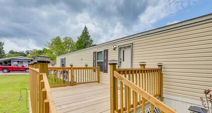 Bonneau Vacation Rental w/ Private Yard!