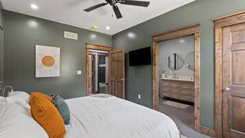 3 habitaciones, tabla de planchar con plancha, wifi y ropa de cama