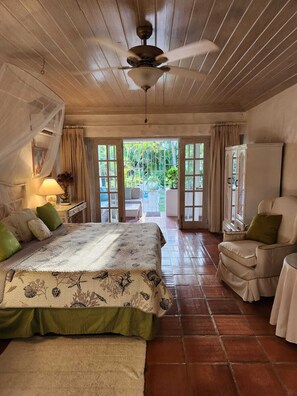 2 bedrooms, in-room safe, iron/ironing board, free WiFi