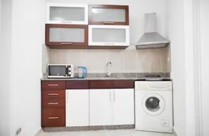 Fridge, microwave, oven, stovetop - Luxury apartment with pool view (Sharm El Sheikh)