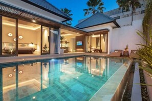 Outdoor pool - Simply Minimalist Balinese ModernVilla in Seminyak (Kabupaten Badung)