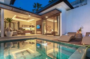 Outdoor pool - Simply Minimalist Balinese ModernVilla in Seminyak (Kabupaten Badung)